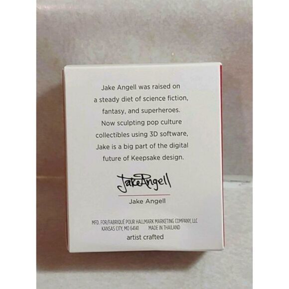 HALLMARK 2019 AQUAMAN MINIATURE DC COMICS KEEPSAKE ORNAMENT - Picture 3 of 3